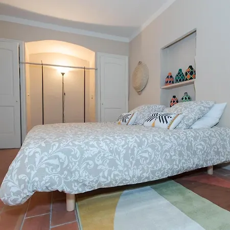아파트 Rare: 110m² Climatises Avec Terrasse. 2 Chambres *