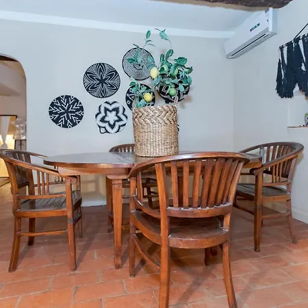 아파트 Rare: 110m² Climatises Avec Terrasse. 2 Chambres *